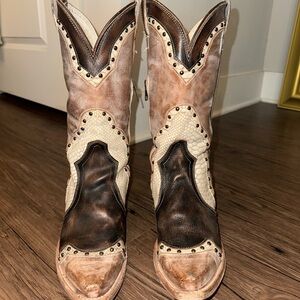 FREEBIRD WARNER TAUPE 9